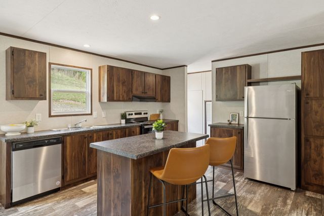 825 Gaulden Hollow Rd, Lafayette, TN 37083