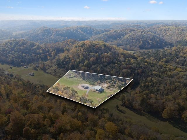 825 Gaulden Hollow Rd, Lafayette, TN 37083