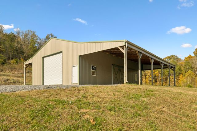 825 Gaulden Hollow Rd, Lafayette, TN 37083