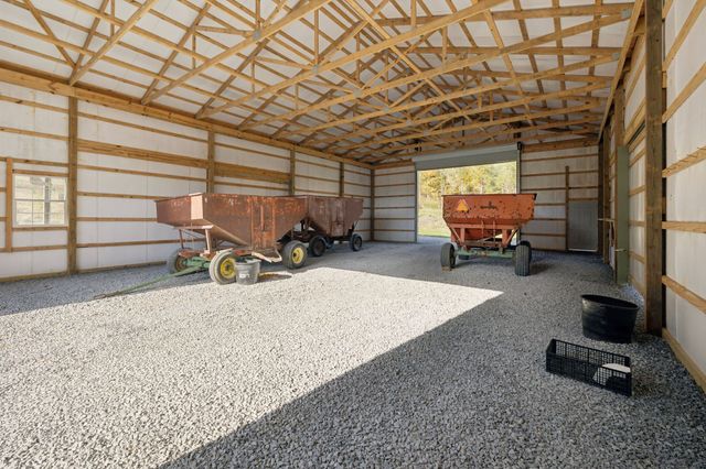 825 Gaulden Hollow Rd, Lafayette, TN 37083