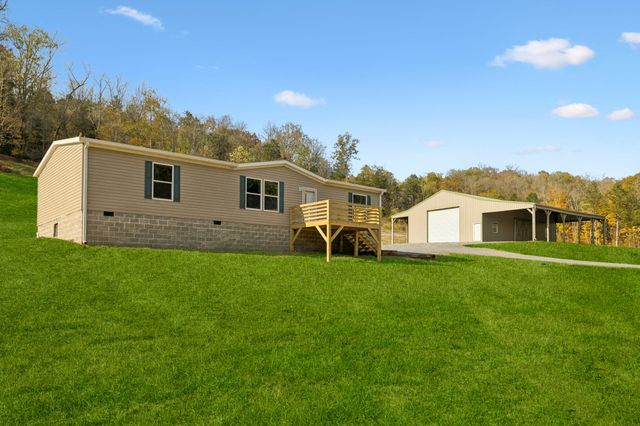 825 Gaulden Hollow Rd, Lafayette, TN 37083