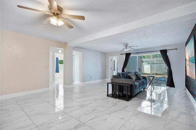 2422 SWEETBRIAR COURT, Kissimmee, FL 34744