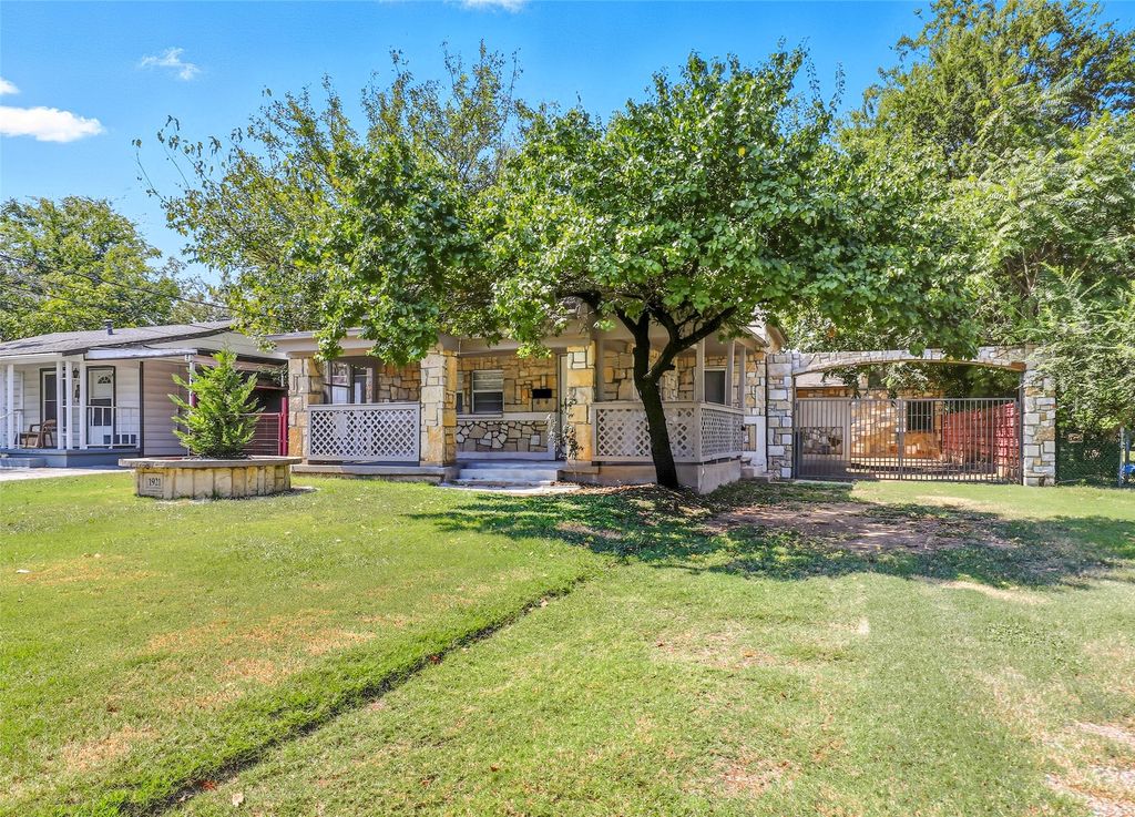 1921 Eden Avenue, Haltom City, TX 76117