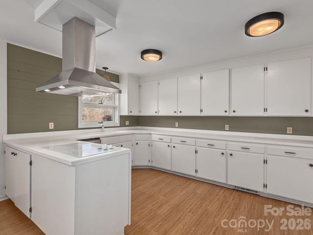 143 S Ridgecrest Avenue, Rutherfordton, NC 28139