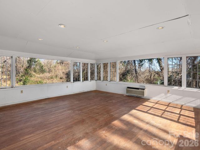 143 S Ridgecrest Avenue, Rutherfordton, NC 28139