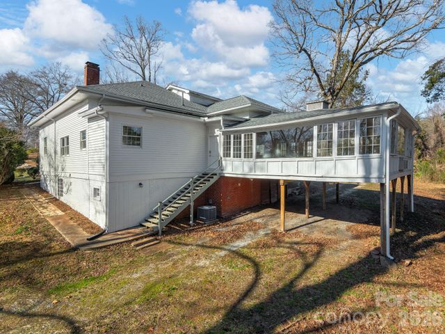143 S Ridgecrest Avenue, Rutherfordton, NC 28139