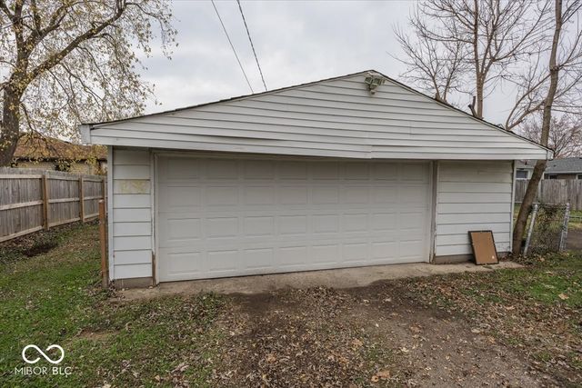 229 S 4th Avenue, Beech Grove, IN 46107