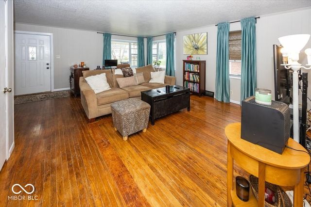 229 S 4th Avenue, Beech Grove, IN 46107