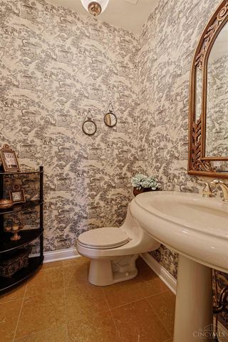 3887 St Andrews Court, Mason, OH 45040