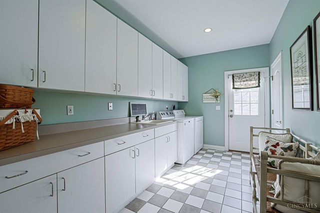 3887 St Andrews Court, Mason, OH 45040