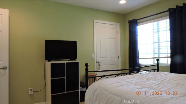 7818 Apperson, Sunland, CA 91040