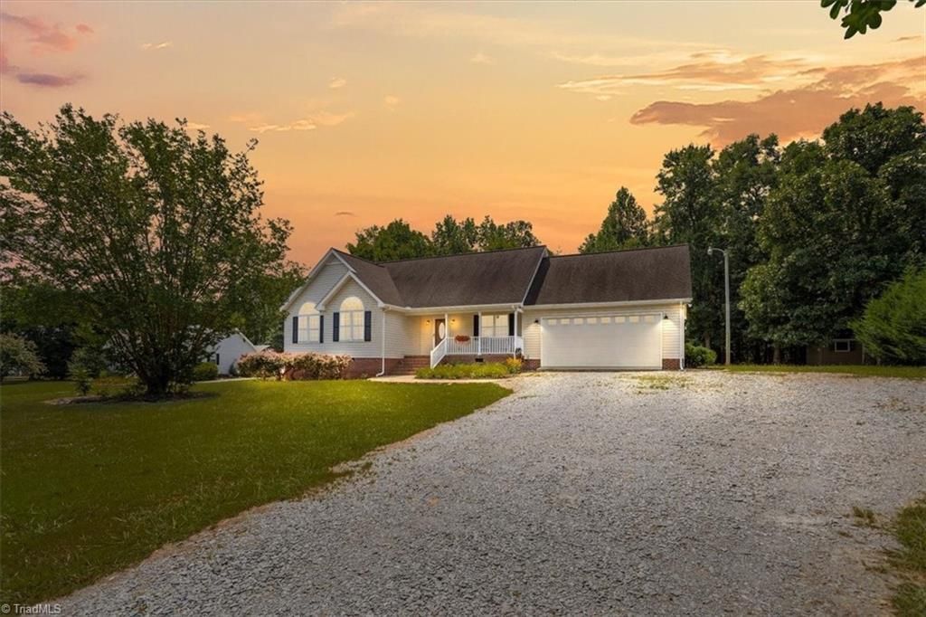 2278 Woods Stream Lane, Asheboro, NC 27205