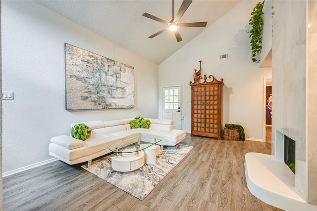 1446 Palmnold Circle W, Fort Worth, TX 76120