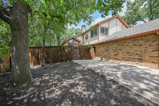1446 Palmnold Circle W, Fort Worth, TX 76120