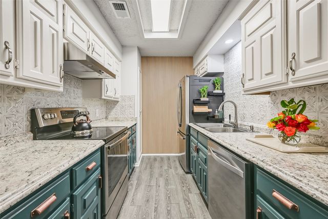 1446 Palmnold Circle W, Fort Worth, TX 76120