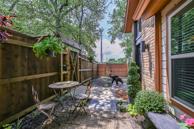 1446 Palmnold Circle W, Fort Worth, TX 76120