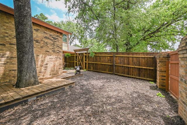 1446 Palmnold Circle W, Fort Worth, TX 76120