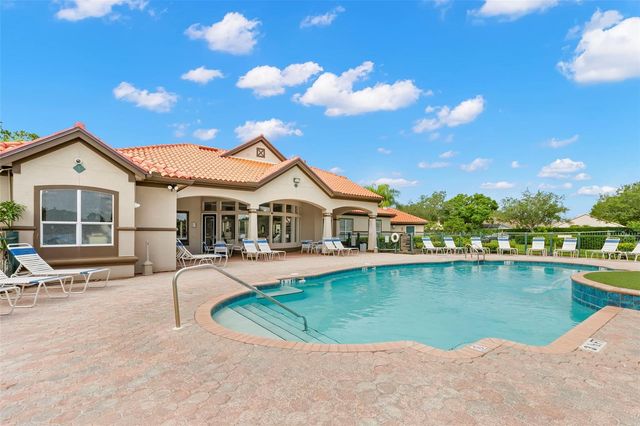 18107 PEREGRINES PERCH PLACE 6111, Lutz, FL 33558