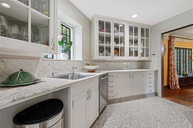 16 aka 20 Essex Place, Bronxville, NY 10708