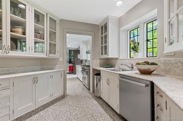 16 aka 20 Essex Place, Bronxville, NY 10708