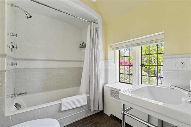 16 aka 20 Essex Place, Bronxville, NY 10708