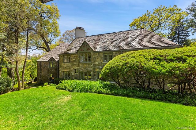 16 aka 20 Essex Place, Bronxville, NY 10708