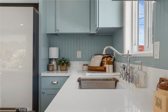 3705 S St Andrews, Los Angeles, CA 90018