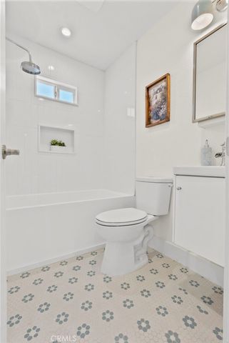 3705 S St Andrews, Los Angeles, CA 90018