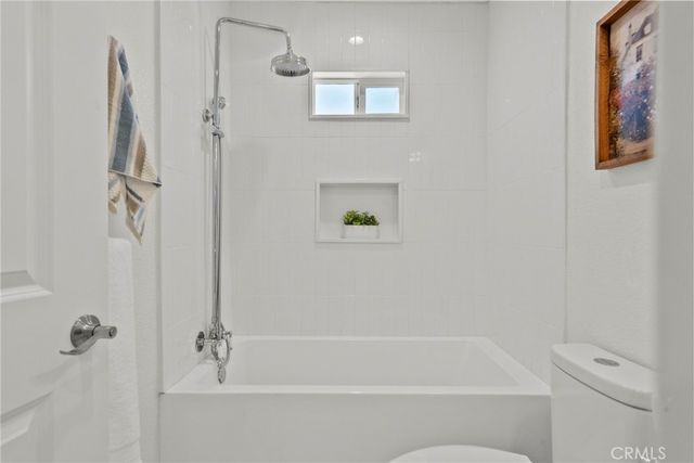3705 S St Andrews, Los Angeles, CA 90018