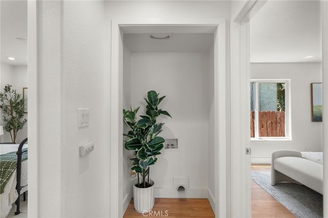 3705 S St Andrews, Los Angeles, CA 90018