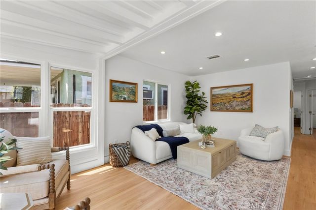 3705 S St Andrews, Los Angeles, CA 90018