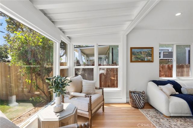 3705 S St Andrews, Los Angeles, CA 90018