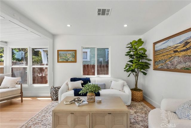 3705 S St Andrews, Los Angeles, CA 90018