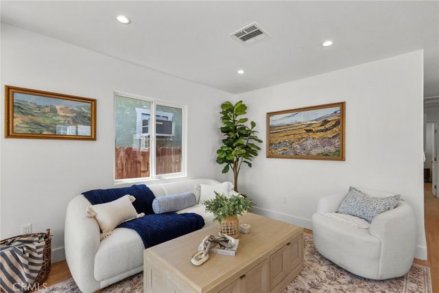 3705 S St Andrews, Los Angeles, CA 90018