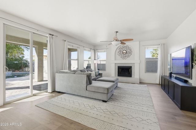 418 S BURK Street, Gilbert, AZ 85296