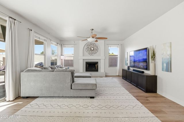 418 S BURK Street, Gilbert, AZ 85296