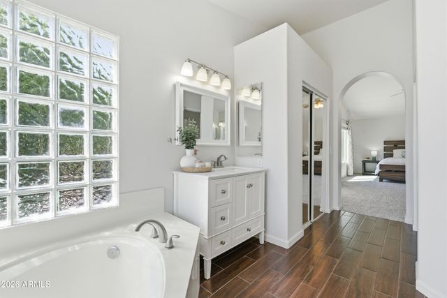 418 S BURK Street, Gilbert, AZ 85296