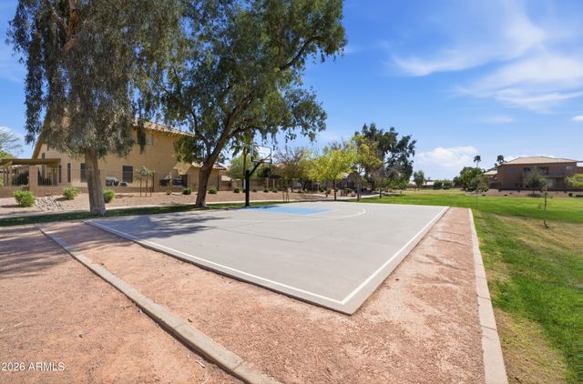 418 S BURK Street, Gilbert, AZ 85296