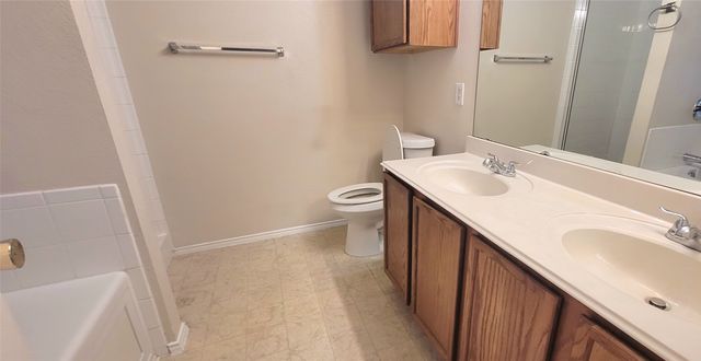 8470 Goldfinch Way, Dallas, TX 75249