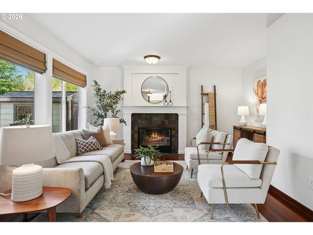 16147 Sw PALERMO Ln, Portland, OR 97223