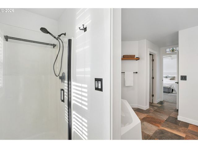 16147 Sw PALERMO Ln, Portland, OR 97223