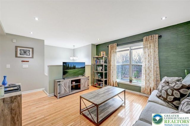 1677 PA-Route 715, Jackson Twp, PA 18360