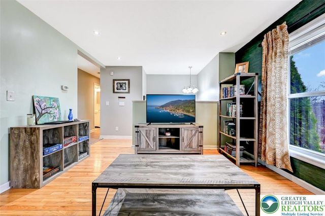 1677 PA-Route 715, Jackson Twp, PA 18360