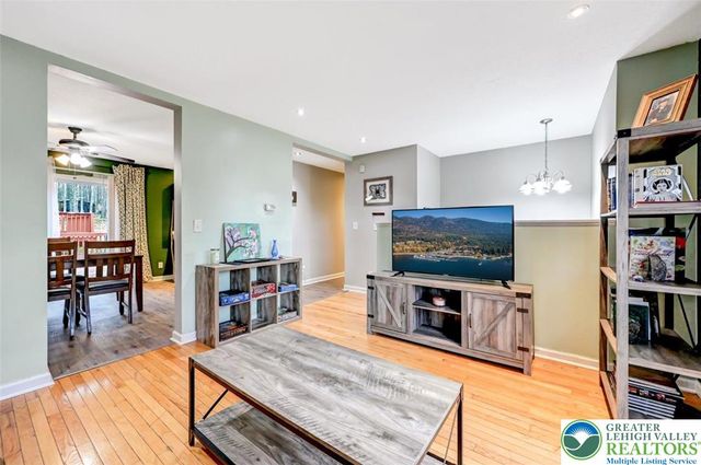 1677 PA-Route 715, Jackson Twp, PA 18360