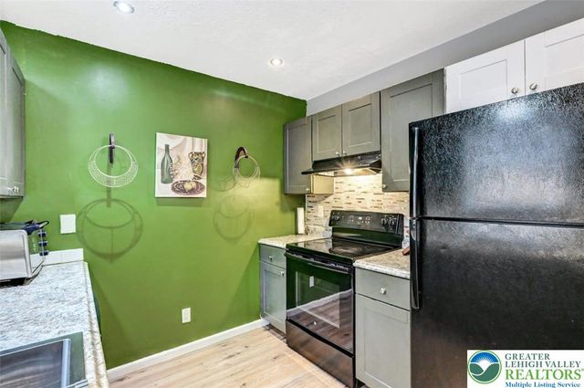 1677 PA-Route 715, Jackson Twp, PA 18360