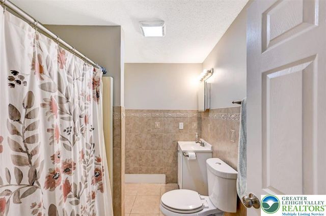 1677 PA-Route 715, Jackson Twp, PA 18360