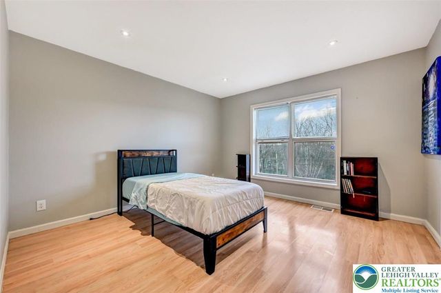 1677 PA-Route 715, Jackson Twp, PA 18360