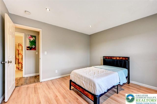 1677 PA-Route 715, Jackson Twp, PA 18360