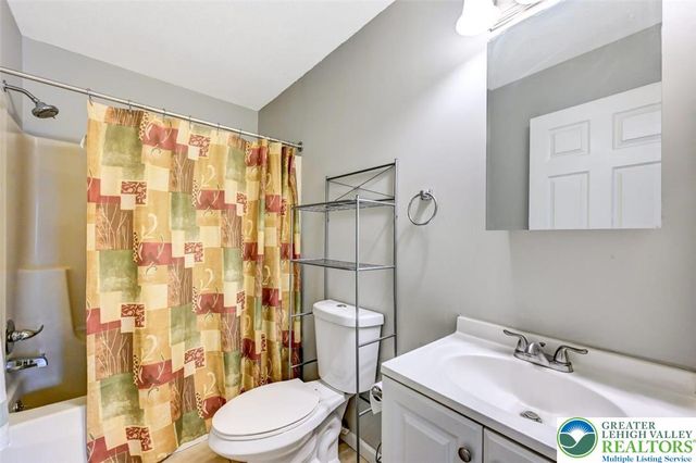 1677 PA-Route 715, Jackson Twp, PA 18360