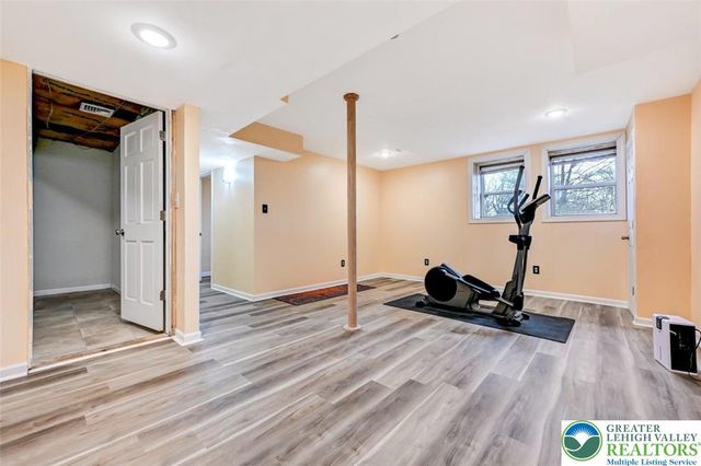 1677 PA-Route 715, Jackson Twp, PA 18360